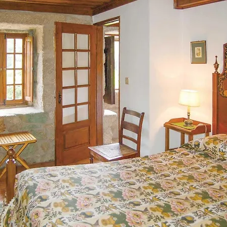Villa Sleeps 7 Wifi Moimenta
